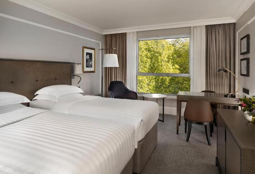 اتاق استاندارد با چشم‌انداز باغ, Hyatt Regency London The Churchill