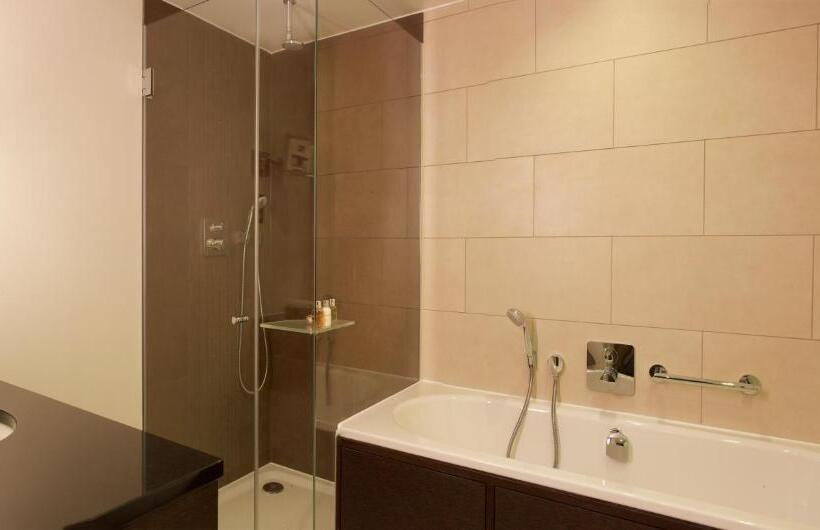 מיטת קינג בסוויטה, Hyatt Regency London The Churchill