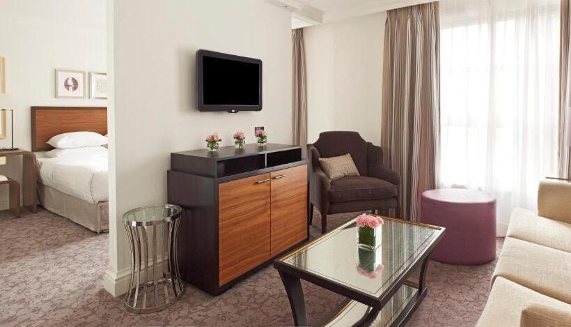 מיטת קינג בסוויטה, Hyatt Regency London The Churchill