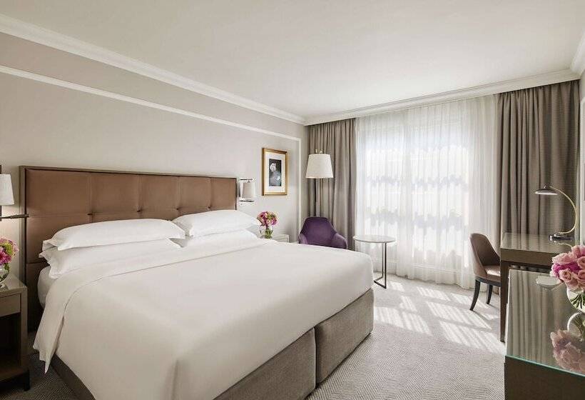 Номер Стандарт Вид на Сад, Hyatt Regency London The Churchill