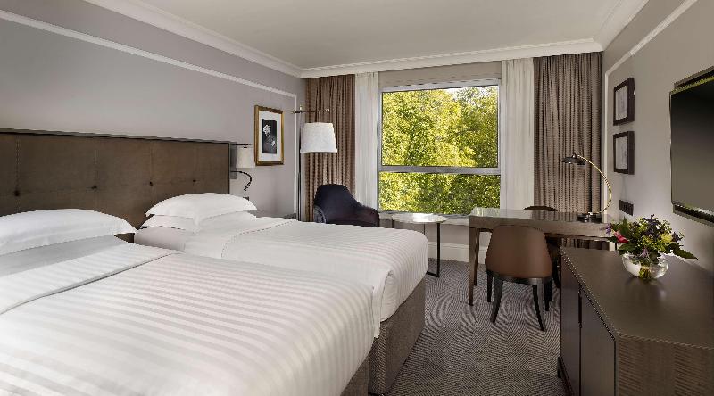 اتاق استاندارد با چشم‌انداز باغ, Hyatt Regency London The Churchill