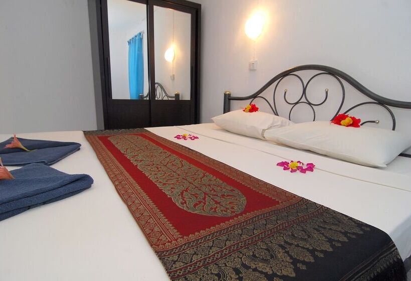 デラックスバンガロー, Lanta Island Resort