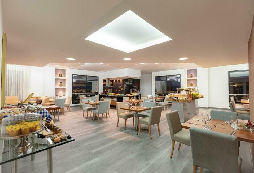 Номер Клуб Кровать Кинг, Sheraton Bogota
