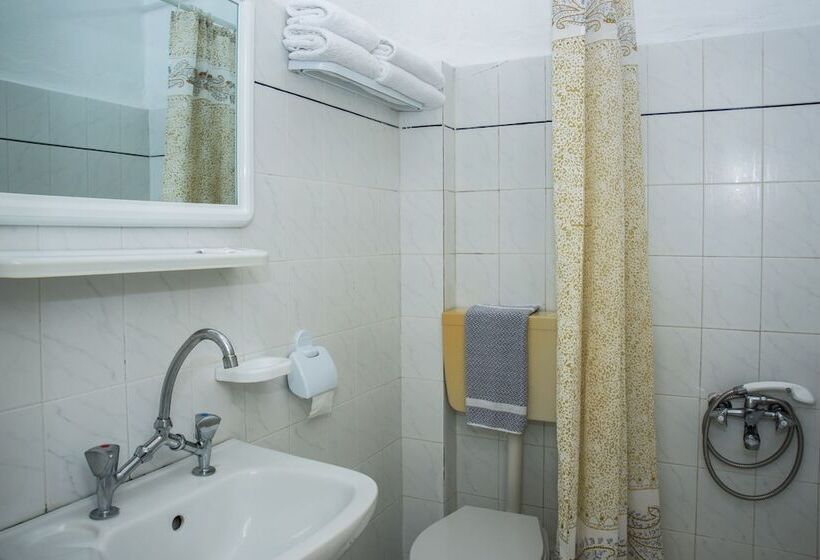 스탠다드 스튜디오, Prekas Apartments