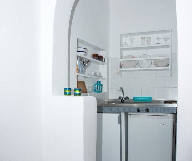 스탠다드 스튜디오, Prekas Apartments