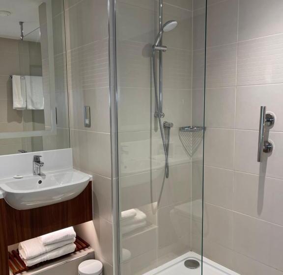 景色の見えるスーペリアルーム, Courtyard By Marriott London Heathrow Airport