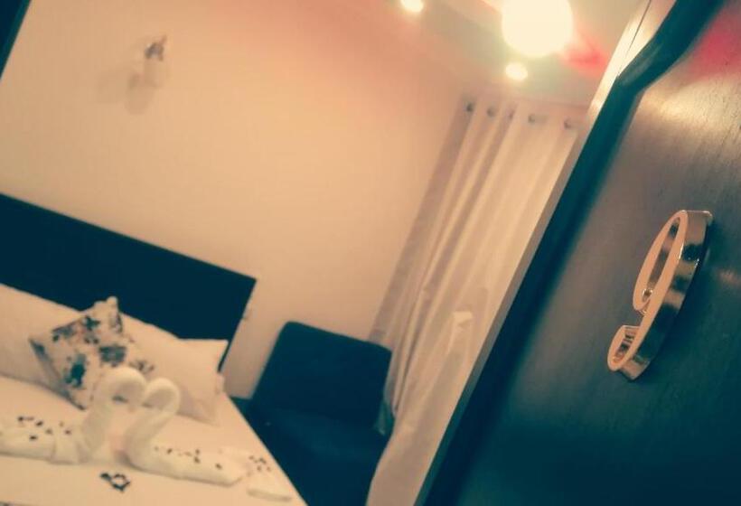 اتاق لوکس با چشم‌انداز, Horus Guest House Pyramids View