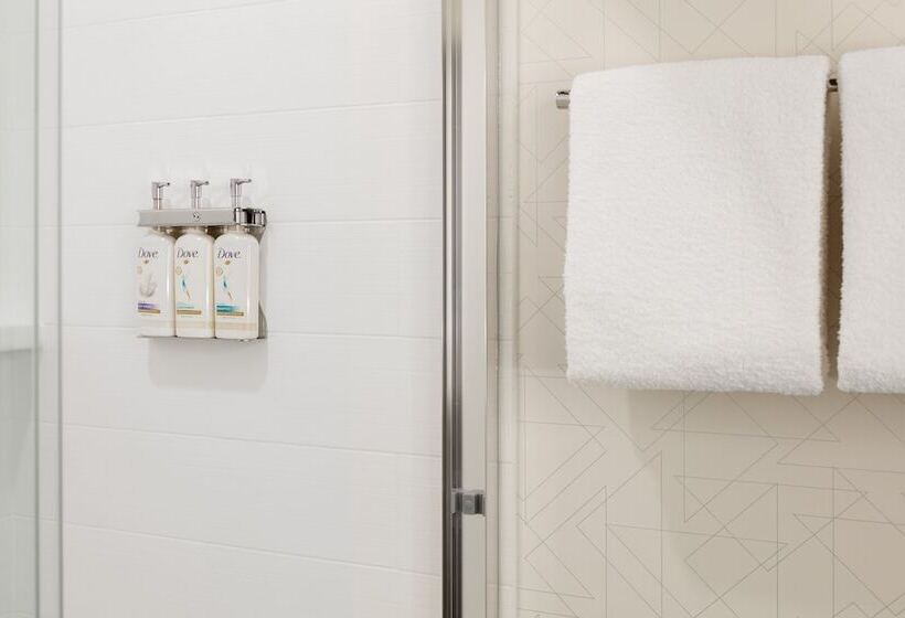 스위트, Holiday Inn Express & Suites Port Washington, An Ihg