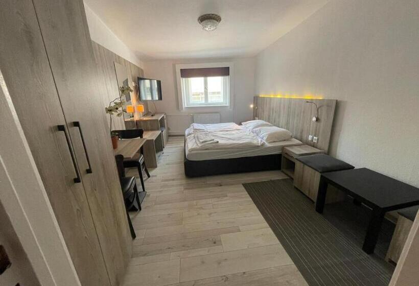 Standard room with outdoor bath, Pension Der Kretaner