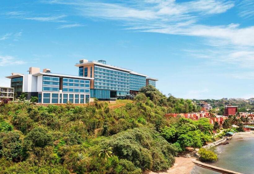 Номер Клуб Кровать Кинг, Taj Cidade De Goa Horizon, Goa