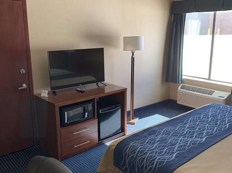Люкс, Comfort Inn Crystal Lake   Algonquin