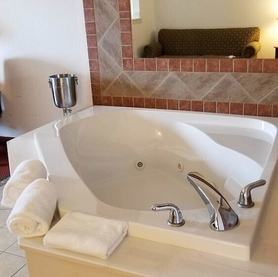Люкс, Fairbridge Inn & Suites Cleburne