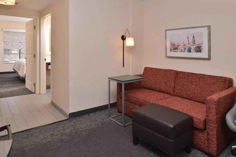 Люкс Кровать Кинг, Holiday Inn & Suites Raleigh Cary, An Ihg