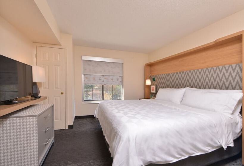 Люкс, Holiday Inn & Suites Raleigh Cary, An Ihg