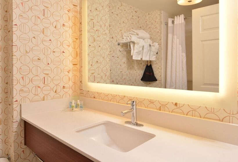 Номер Стандарт 2 Двуспальные Кровати, Holiday Inn & Suites Raleigh Cary, An Ihg