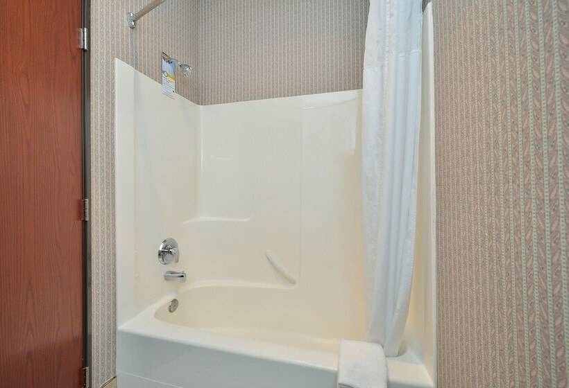 Люкс, Quality Inn & Suites Of Liberty Lake