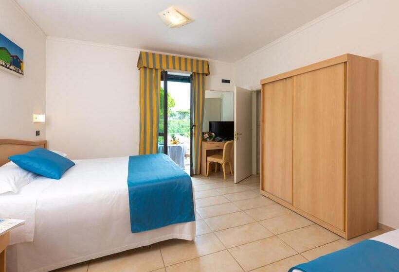 اتاق سوپریور سه تخته, Acapulco