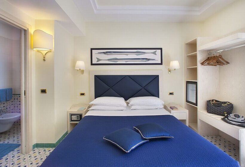 Quarto Triplo Estandar, Del Mare