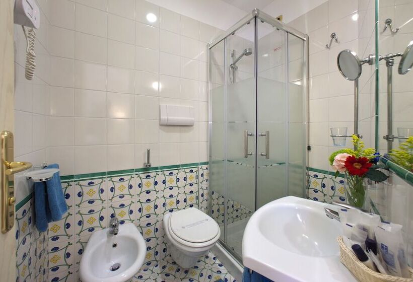 Quarto Triplo Estandar, Del Mare