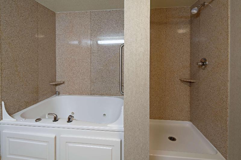 스위트 킹사이즈 침대, Hampton Inn & Suites Bremerton