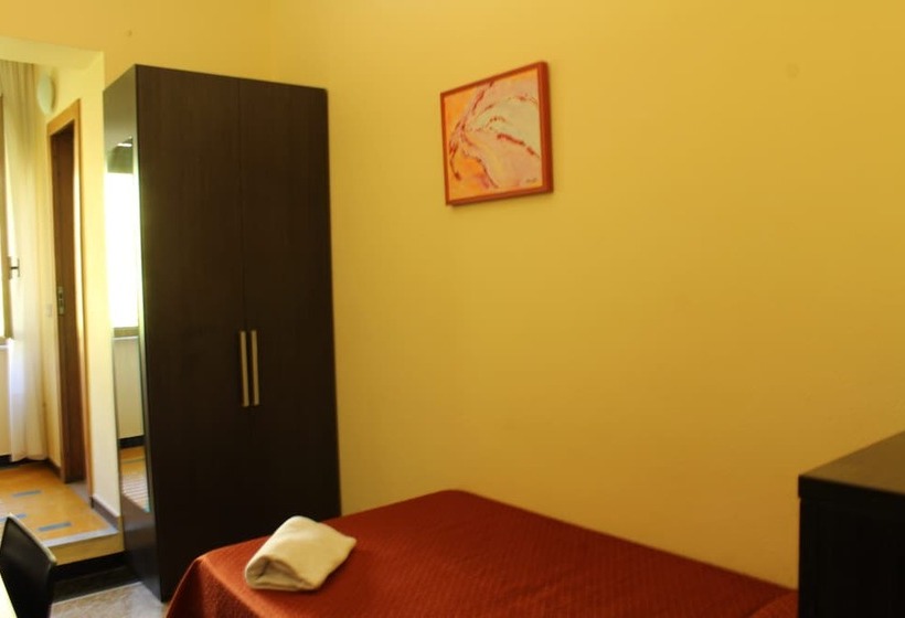 Quarto Estandar Individual, Palace