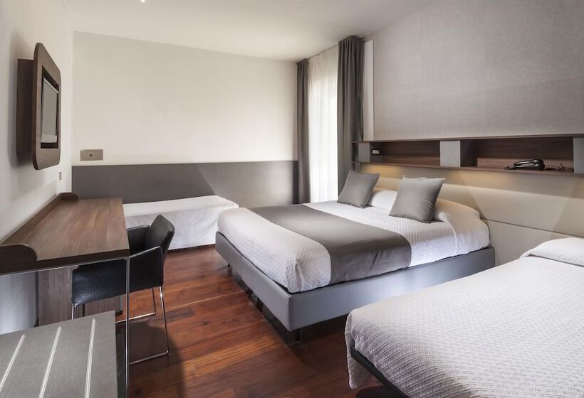 Quarto Quádruplo Estandar, Waldorf Palace