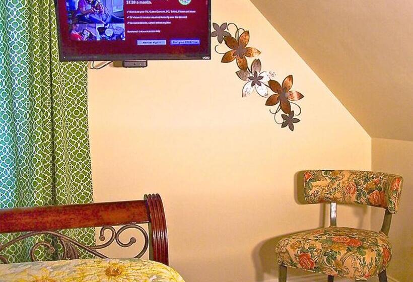 Студия Стандарт, Lyndon House Bed & Breakfast