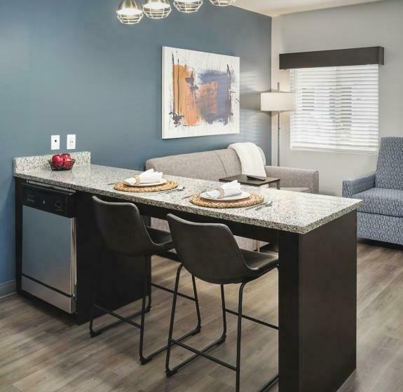 Люкс Кровать Кинг, Stayapt Suites Goldsboro Seymour Johnson Afb