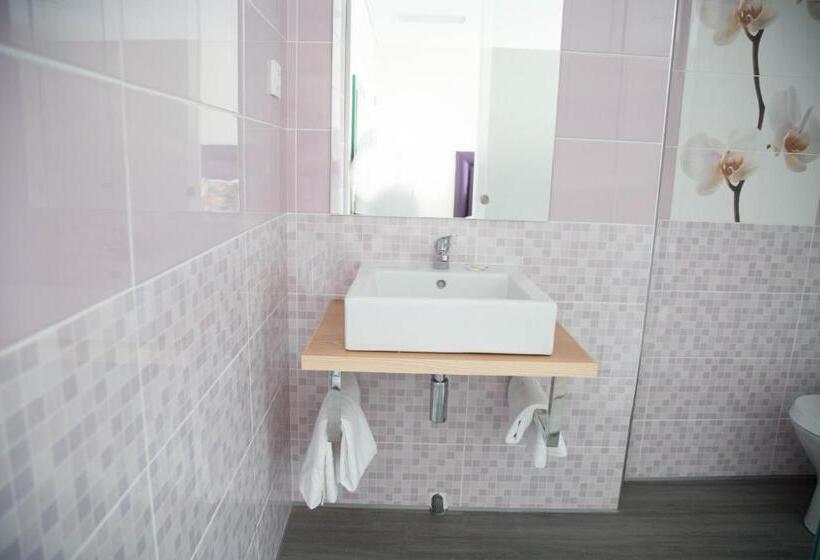 غرفة قياسية, Tomás Guest House