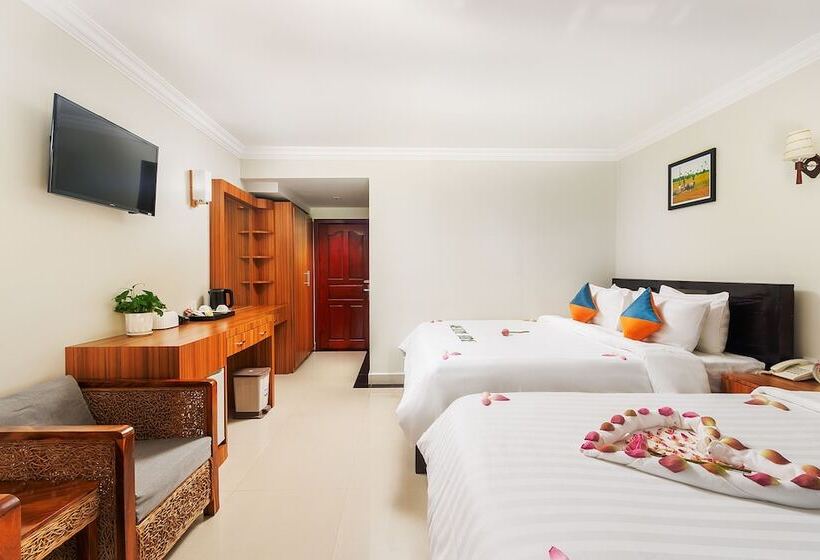 家庭间, Ratana Angkor