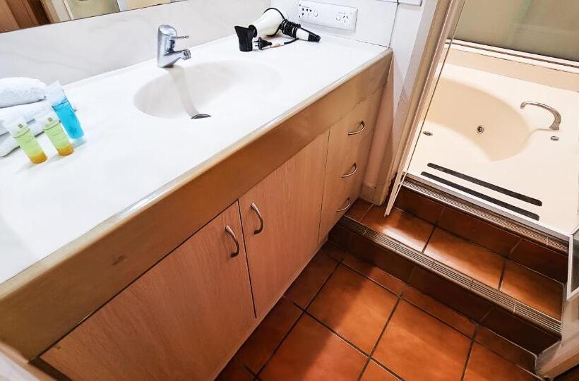 Апартаменты 1 Спальня, Tiki Hotel Apartments Surfers Paradise