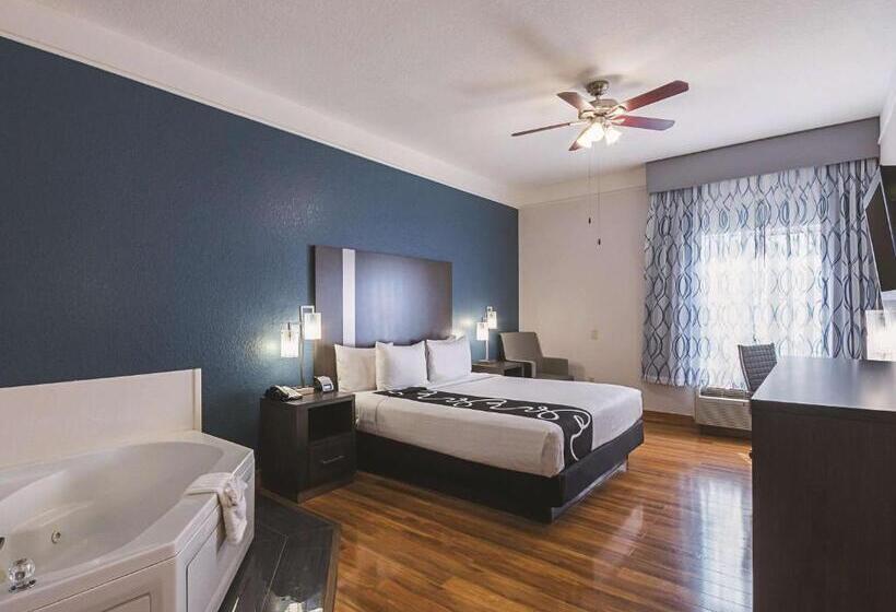 Люкс Кровать Кинг, La Quinta Inn & Suite Kingwood Houston Iah Airport 53200