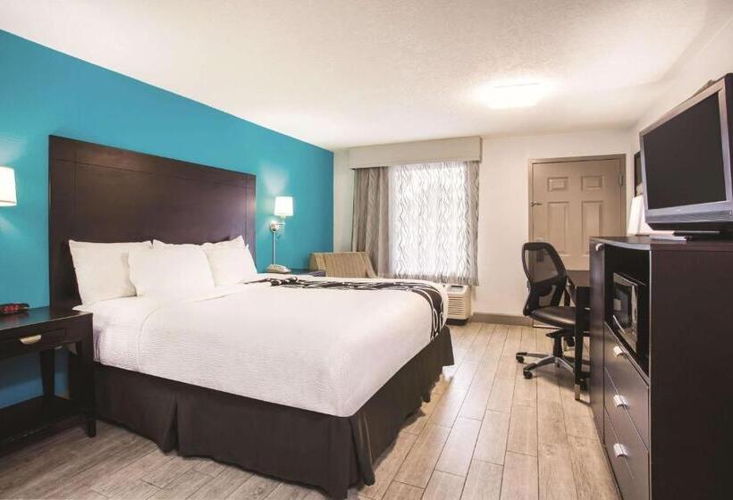 스탠다드 룸 킹사이즈 침대, La Quinta By Wyndham Oceanfront Daytona Beach