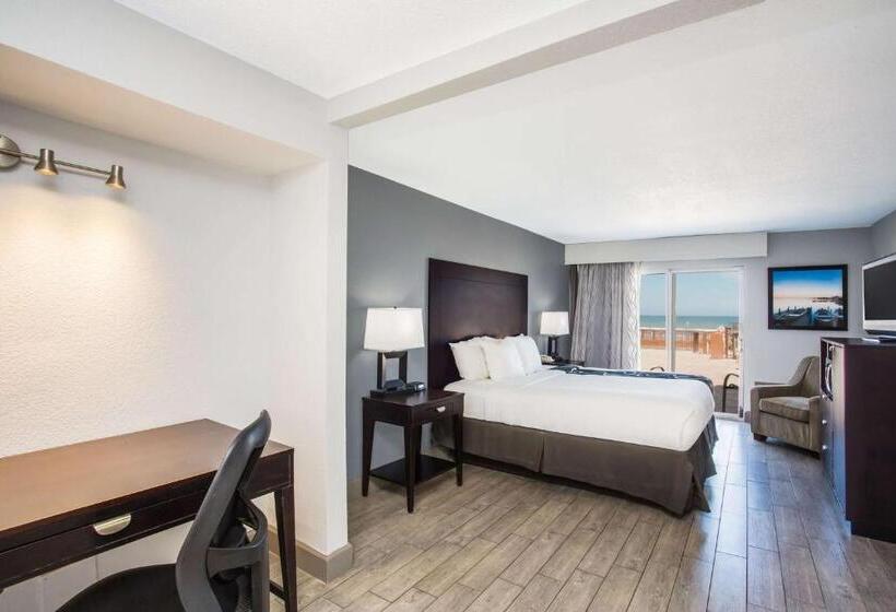 장애인을 위한 킹사이즈 침대 스탠다드 룸, La Quinta By Wyndham Oceanfront Daytona Beach