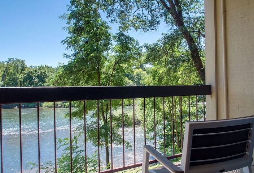 Номер Стандарт 2 Двуспальные Кровати, Riverside Inn