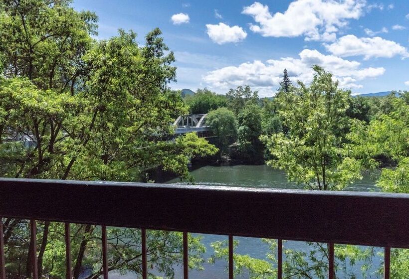 Номер Стандарт Двуспальная Кровать, Riverside Inn
