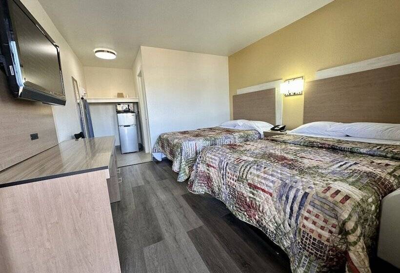Номер Стандарт 2 Двуспальные Кровати, Royal Inn And Suites Charlotte Airport