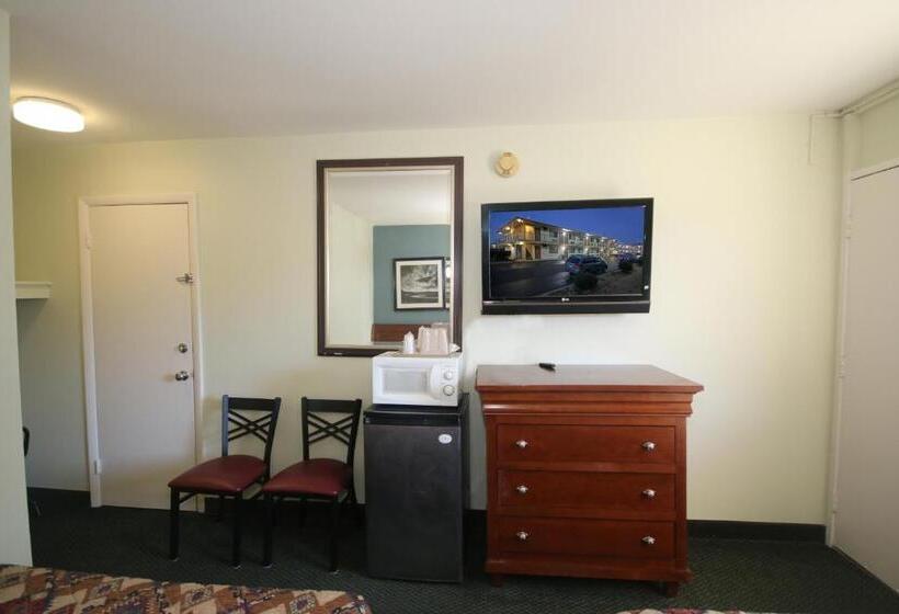 Номер Стандарт 2 Двуспальные Кровати, Royal Inn And Suites Charlotte Airport