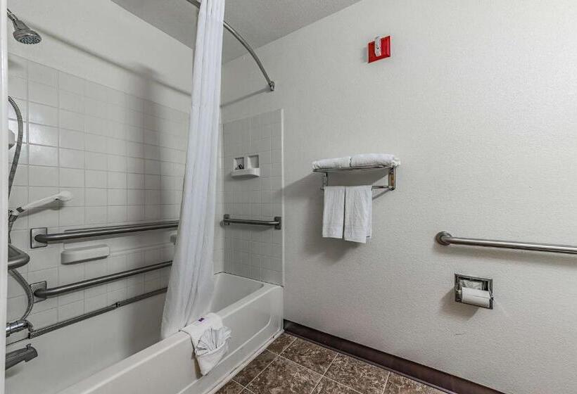 适合残疾人使用的标准间, Motel 6 Charlotte, Nc   University