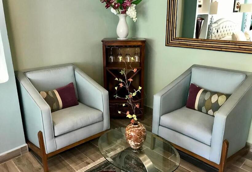 Sviitti Uima-allas, South Shore Villa Armonia Luxury Boutique