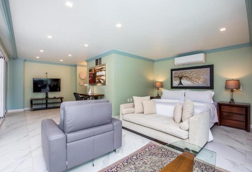 Sviitti Poreallas, South Shore Villa Armonia Luxury Boutique