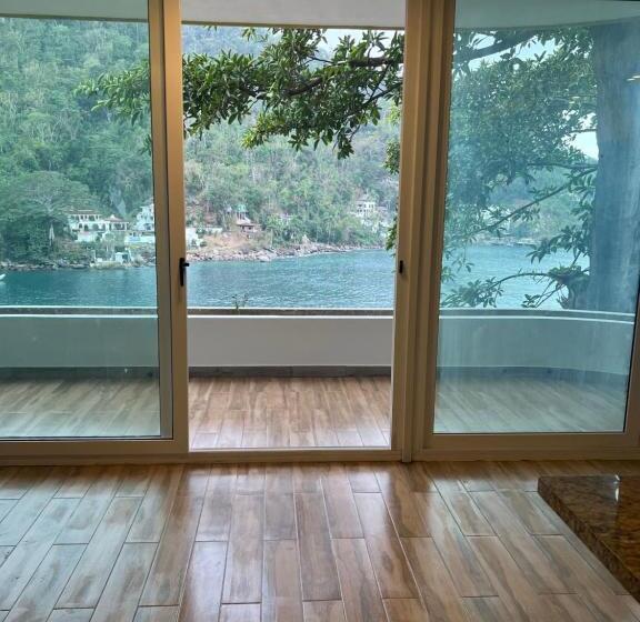 Perhehuone, South Shore Villa Armonia Luxury Boutique
