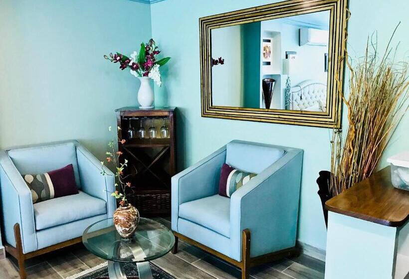 Sviitti Uima-allas, South Shore Villa Armonia Luxury Boutique