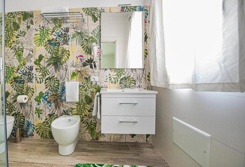 اتاق استاندارد, L' Arcobaleno B&b