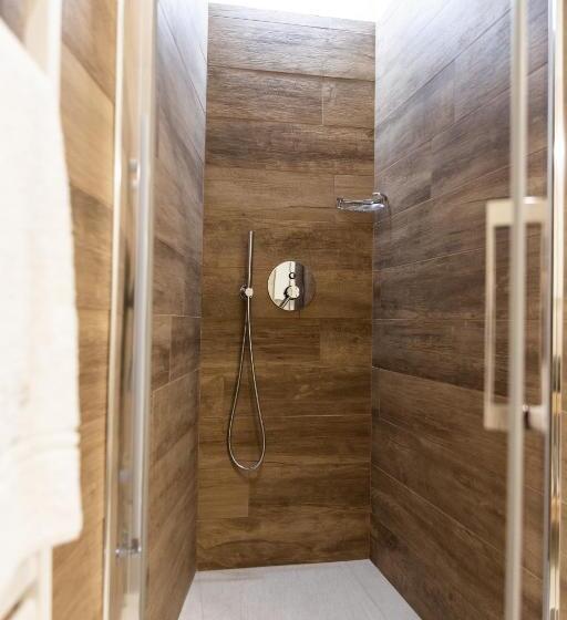 اتاق سوپریور, Li Cetti