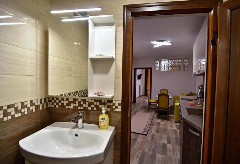 Студия Стандарт, Madini Apartment