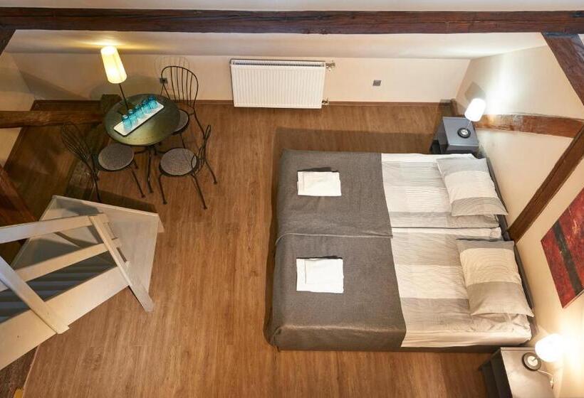 Habitación Cuádruple Economy, Postel Hostel