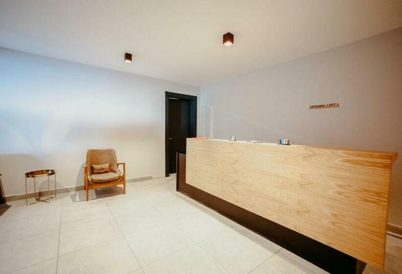 استودیوی استاندارد, Maisako's New Gudauri Apartment