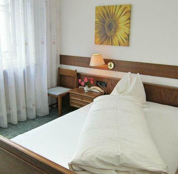 Quarto Estandar Individual com Sacada, Garni Weingut