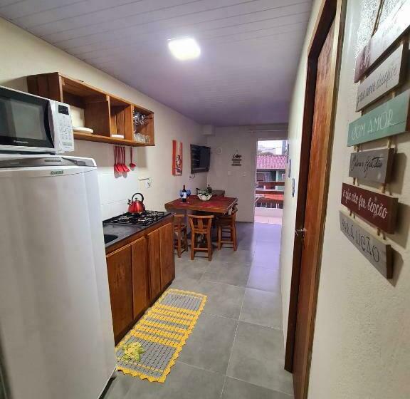 Apartamento 1 Dormitório, Residencial Salmão
